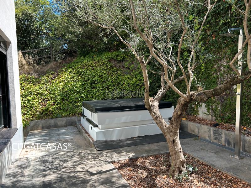 Foto b12c9672-f50b-4852-adbf-2658e23c9582. Xalet amb xemeneia calefacció aparcament a La Floresta Sant Cugat del Vallès