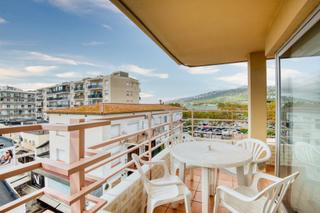Piso en Centre-Platja. Piso de 5 habitaciones, 2 baños, ascensor y balcon en platja dar