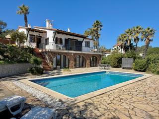 Casa a Urbanitzacions. Amplia  y confortable casa con piscina en castellplatja daro