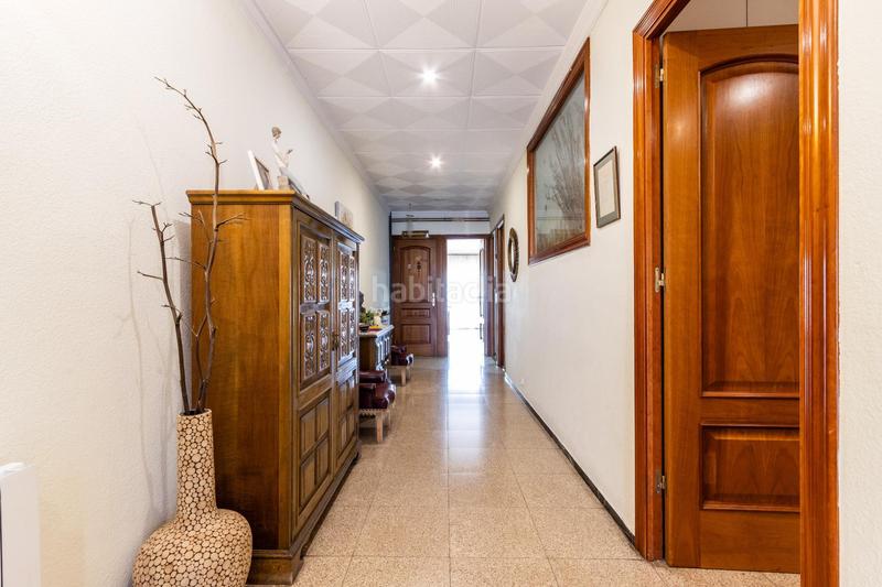Foto 11cfa372-fedf-4372-9b30-c47c5be6f7cc. Casa amplia casa con gran terraza, garage y local en Sabadell