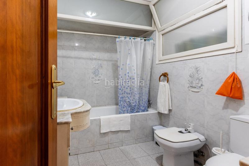Foto 7a668c9c-d40e-4b23-bf2d-aa2a45e20310. Casa amplia casa con gran terraza, garage y local en Sabadell