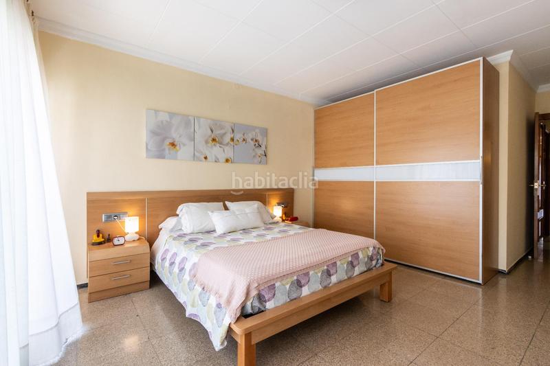 Foto c28b3d8e-77ce-48e3-8c6c-0a736b3774ee. Casa amplia casa con gran terraza, garage y local en Sabadell