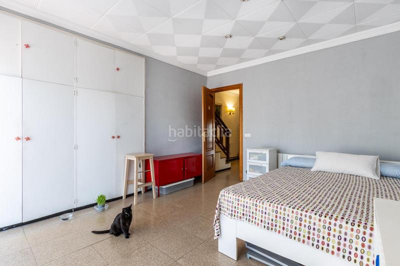 Foto fe8adde6-a9d4-416b-9751-ba18c0ea44ee. Casa amplia casa con gran terraza, garage y local en Sabadell