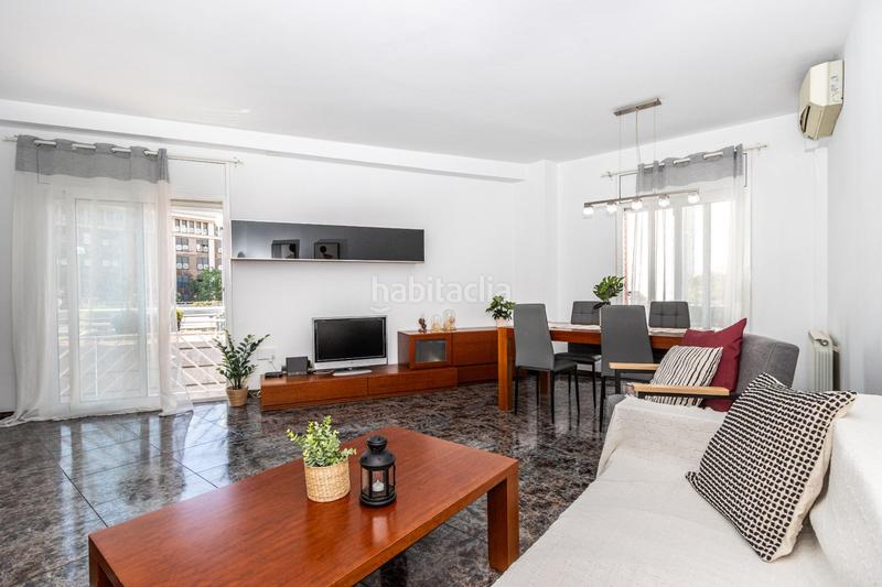 Foto 47e509c1-2566-4fda-a9e0-73cf0043761e. Dúplex maravilloso dúplex de 5 habitaciones y 2 terrazas junto al corte inglés en Sabadell