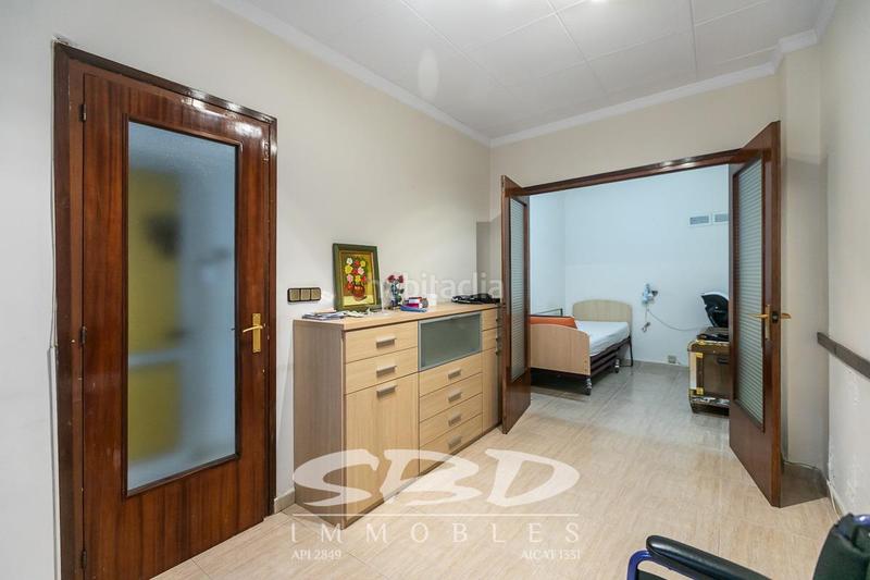 Foto 4c51df5b-bc1b-4017-aa92-c472de2238de. Casa in Centre Sabadell