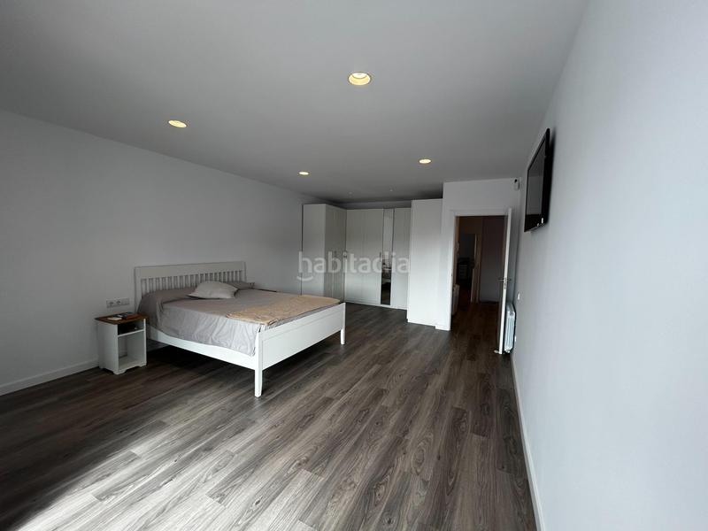 Foto aaf226c1-2852-4725-b45e-1c1d5c3ce9a5. Casa espectacular casa reformada de 5 habitaciones en serra camaro hostafrancs en Sabadell