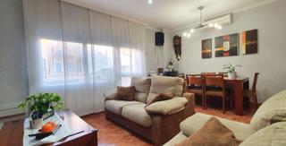 Casa a Creu de Barberà. Casa cantonera reformada con localgaraje en la creu de barbera