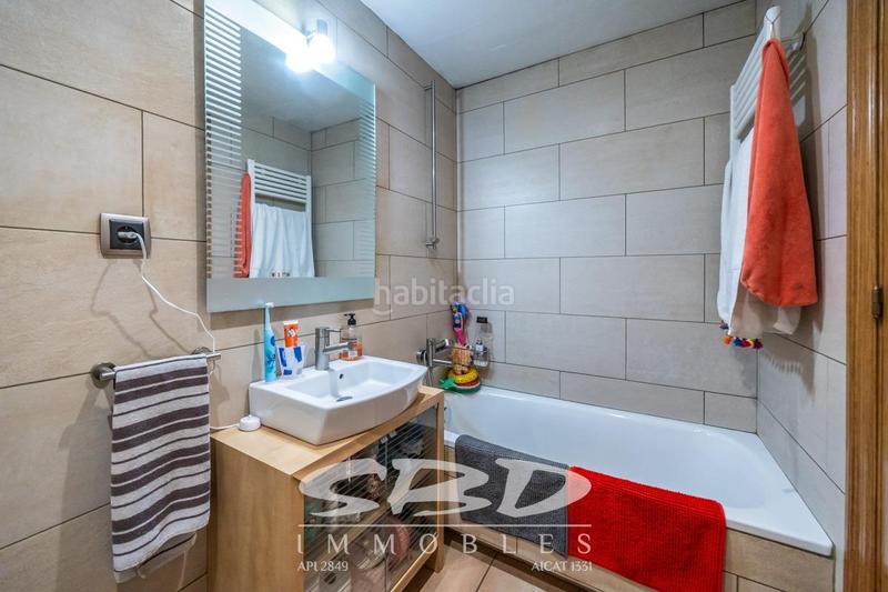 Foto 85236159-81a2-4937-bcad-4aceeab08c20. Pis amb calefacció a Campoamor Sabadell