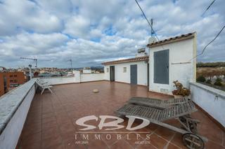 Etagenwohnung in Serra d'en Camaró. Espacioso piso de 156m2 con 4 habitacions dobles y balcon