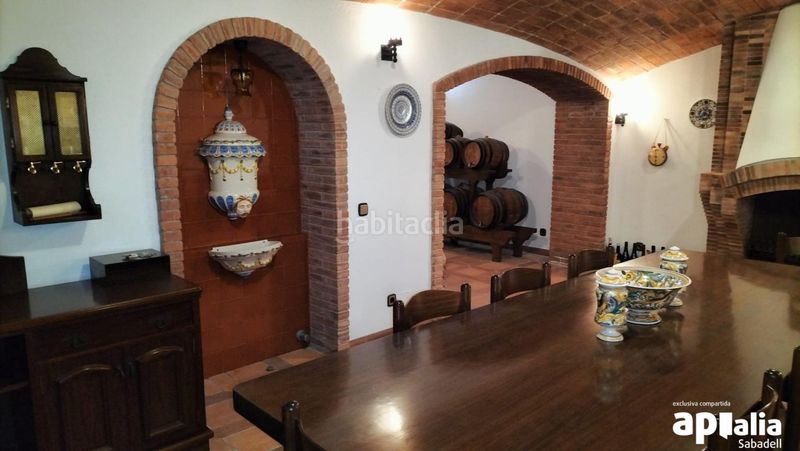 Foto c500dbf1-0af3-48b5-82e1-d6a2a721f257. Casa amb calefacció aparcament piscina a Airesol Castellar del Vallès