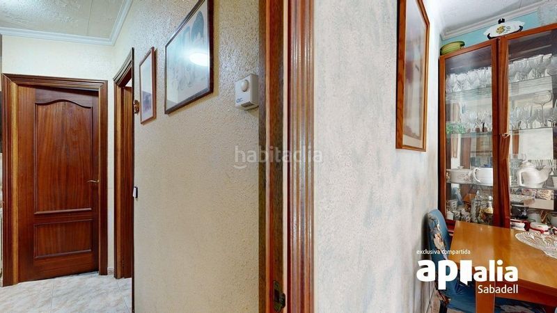 Foto f0f9dc7a-e5a2-4c40-a033-99af2ec7c9fc. Casa amb aparcament a Creu de Barberà Sabadell