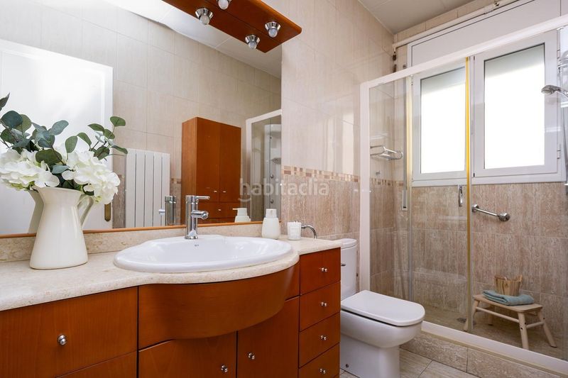 Foto 23c8050f-56e0-44ad-80b6-11df8c265c7e. Casa amb aparcament a Creu Alta Sabadell