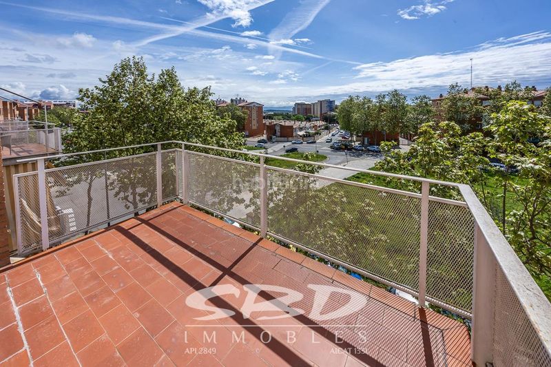 Foto b514d996-e8fe-4e09-a185-dc5cacba2d16. Pis amb aparcament a Can Deu Sabadell