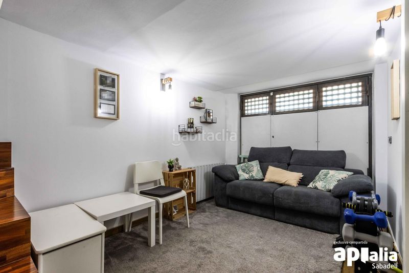 Foto f838b9a3-0545-46f6-b492-39f3b5d8851d. Casa amb calefacció aparcament a Gràcia Sabadell