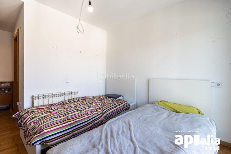 Foto dca59fc7-f75d-4420-abff-15cb495448a8. Casa amb calefacció aparcament a Gràcia Sabadell