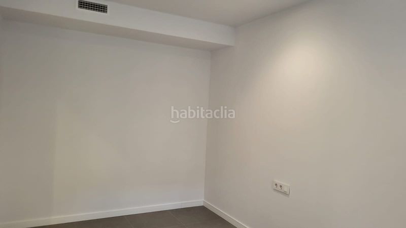Foto bed2fc4f-4e82-4368-949c-13294d8b0822. Planta baixa amb calefacció a Creu Alta Sabadell