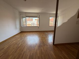 Flat in Can Rull. Piso 3 habitaciones para entrar a vivir en can rull