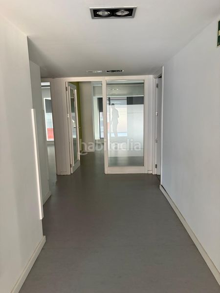 Foto 4d426db4-fde4-4889-9e5a-050293d58553. Local comercial a Centre Sabadell