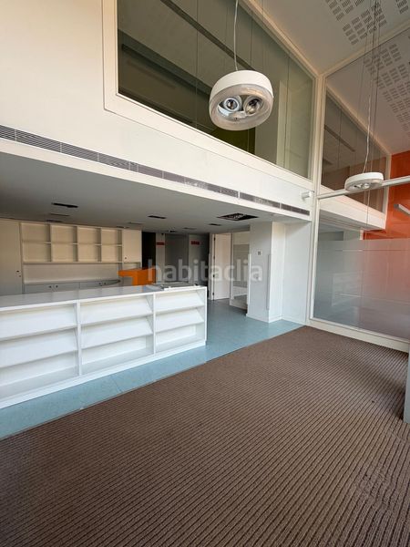 Foto 9dcdc0a0-8c87-476e-af41-94e79e197040. Local comercial a Centre Sabadell