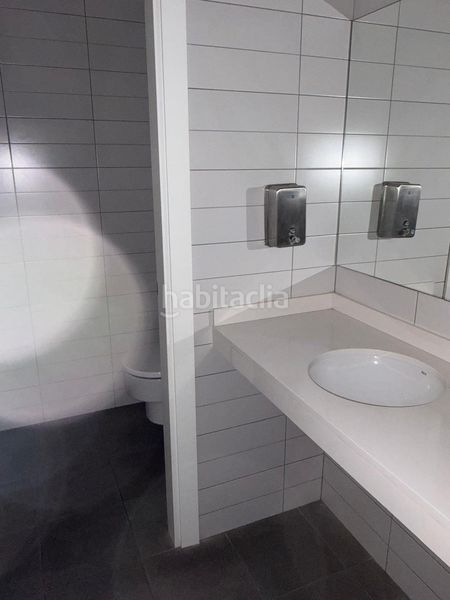 Foto ae70c35b-0463-42c7-bdfe-33872fe18a2f. Local comercial a Centre Sabadell