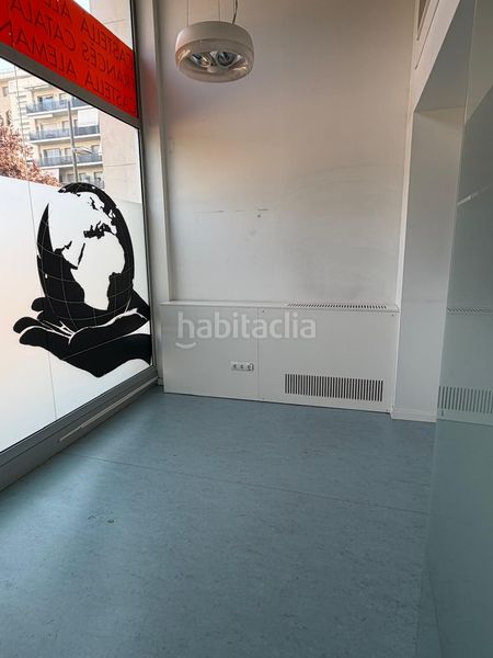Foto b247ec68-836d-46d7-b978-b7638209517d. Local comercial a Centre Sabadell