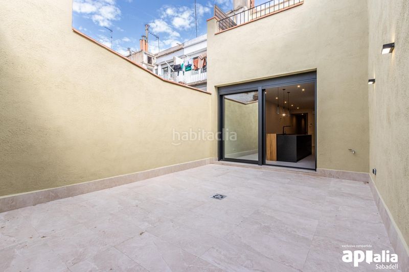 Foto 6d00e176-978a-41fd-9430-35854116e14c. Casa amb calefacció a Centre Sabadell