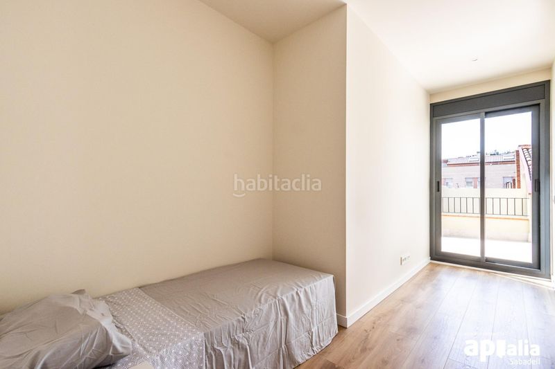 Foto d85a82e6-90d4-46ce-aefa-edc6e3cacec5. Casa amb calefacció a Centre Sabadell