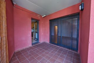 Appartement à Sentmenat. Piso con terraza, parquing y piscina comunitaria en sentmenat