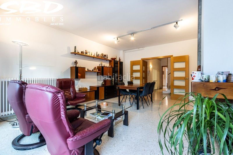 Foto 0416b8f1-2a31-4517-a133-68063a22b677. Casa amb calefacció aparcament a Creu Alta Sabadell