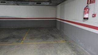 Lloguer Aparcament cotxe a Eixample. Parking en alquiler en la calle guell i ferrer