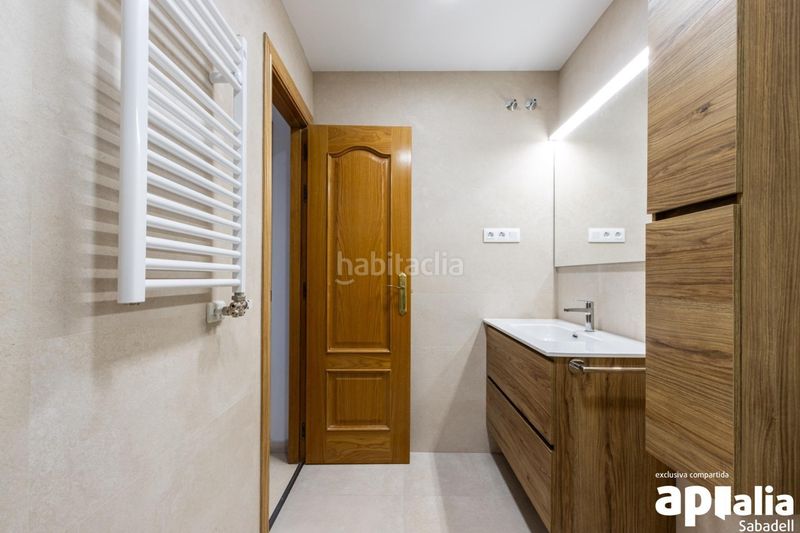 Foto 257ae690-fd68-4ae4-b5b3-04f1c5c8f350. Appartamento con riscaldamento parcheggio in Eixample Sabadell