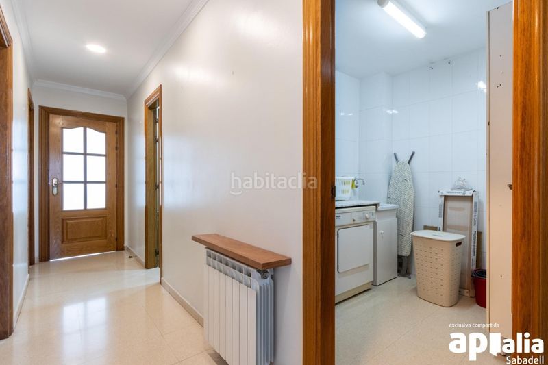 Foto 58ff797d-2d36-46f1-b126-9845257003b2. Appartamento con riscaldamento parcheggio in Eixample Sabadell