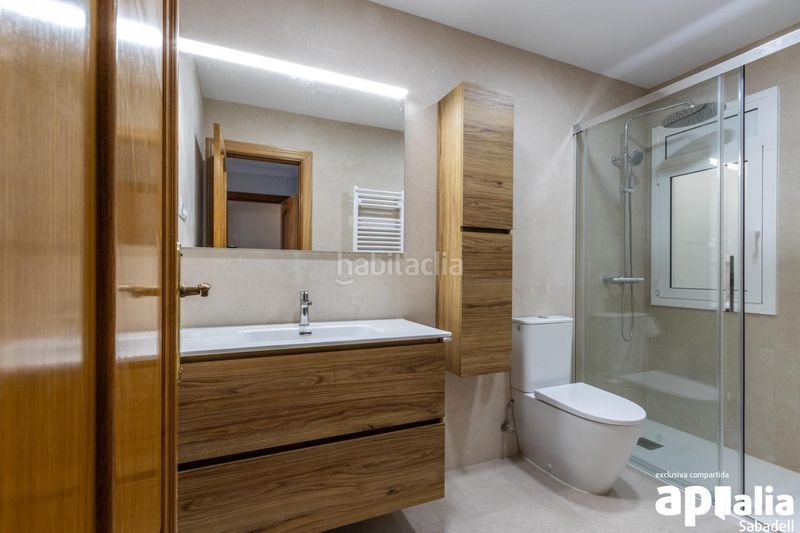 Foto 933b3296-81df-41d2-8ca5-7db979c55ae9. Appartamento con riscaldamento parcheggio in Eixample Sabadell