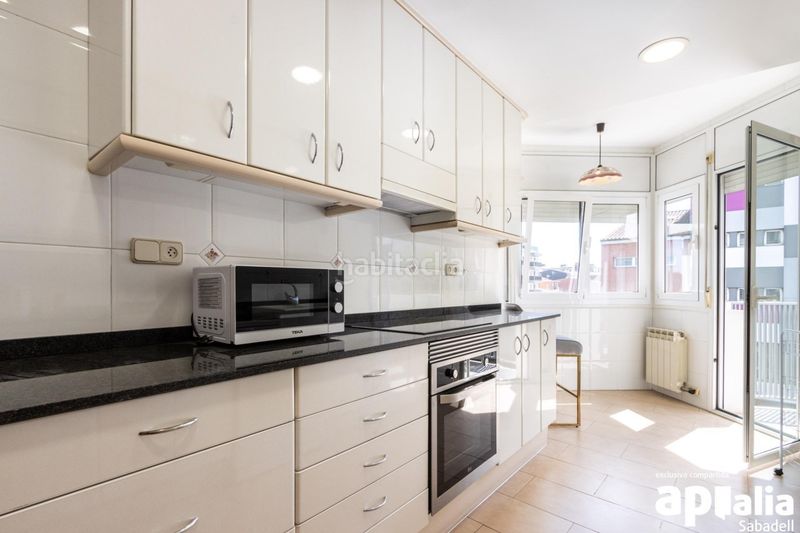 Foto 9bab6864-bfaa-446d-8c7a-71b2f509fb77. Appartamento con riscaldamento parcheggio in Eixample Sabadell