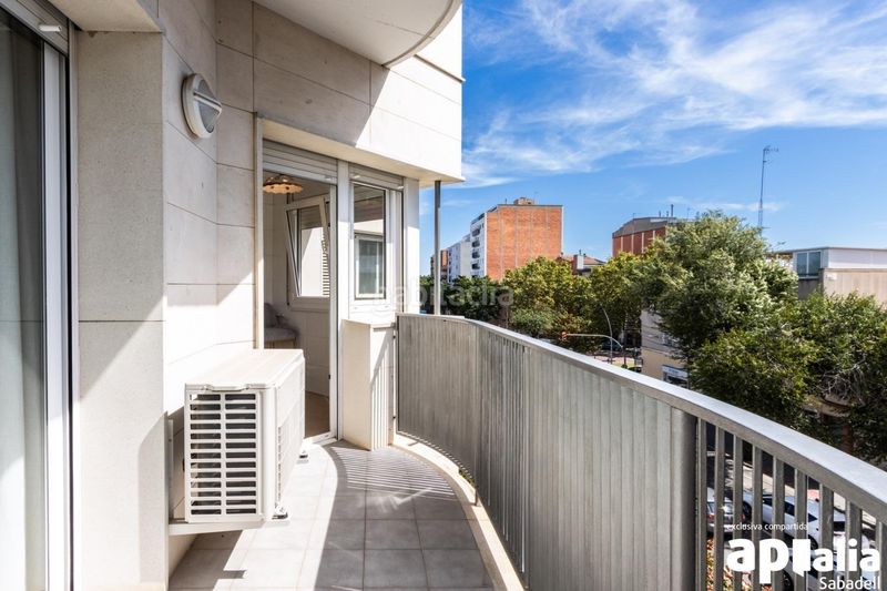 Foto c3cfe8cf-f3b9-4f19-bfa7-2f84226fedb1. Appartamento con riscaldamento parcheggio in Eixample Sabadell
