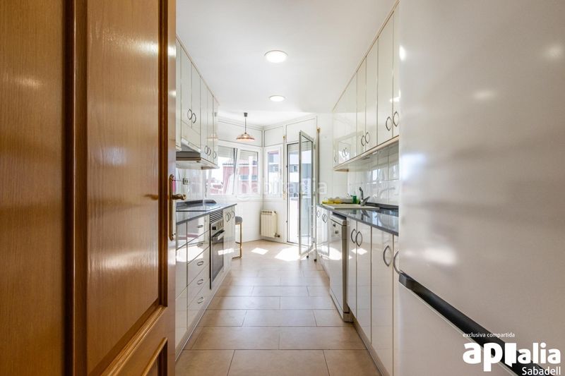 Foto f616b84c-5193-4f46-9a7f-415c9f83b9d9. Appartamento con riscaldamento parcheggio in Eixample Sabadell