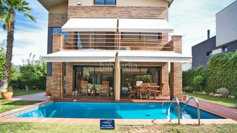 Foto 5de58281-34c3-40cf-8247-bf0094272712. Casa con riscaldamento parcheggio piscina in Alella