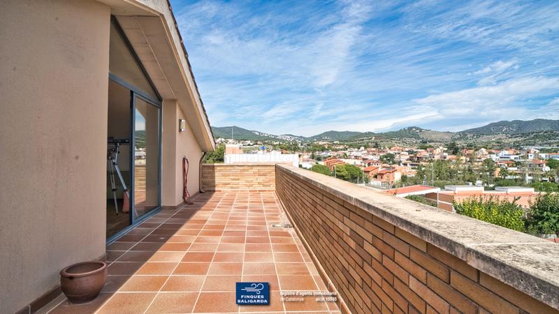 Foto fcde7007-afca-40ad-a1a4-e786950faedf. Casa con riscaldamento parcheggio piscina in Alella