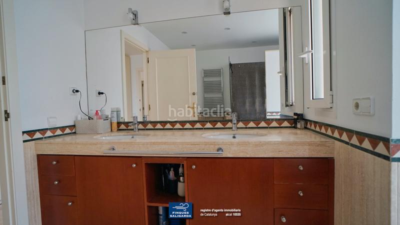 Foto efa7d297-590e-44fd-8a47-f579b67f9049. Casa con riscaldamento parcheggio piscina in Alella