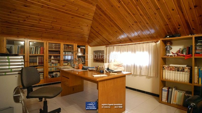 Foto 2b0c12ea-688c-4a83-940f-ab96b3d7edbf. Casa amb calefacció aparcament a Canovelles