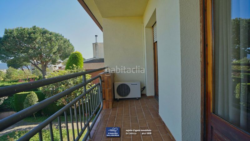 Foto a8bc016e-087a-48b0-9a96-dddab3cad6bf. Casa amb calefacció aparcament a Canovelles