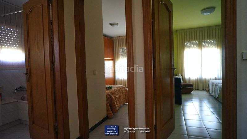 Foto ee46bfda-09bd-4afc-bff5-50577c62a26e. Casa amb calefacció aparcament a Canovelles