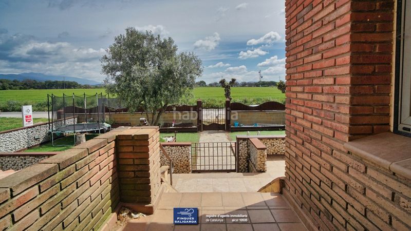 Foto 2400f4fa-871a-489a-8e75-f71f0c139dd9. Casa amb aparcament piscina a Canovelles