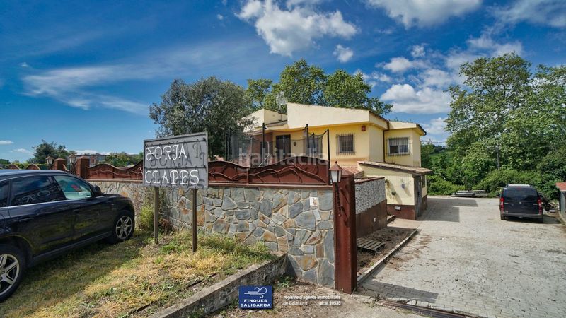 Foto 25f1b86e-1538-40ae-870f-5844d7d9dced. Casa amb aparcament piscina a Canovelles