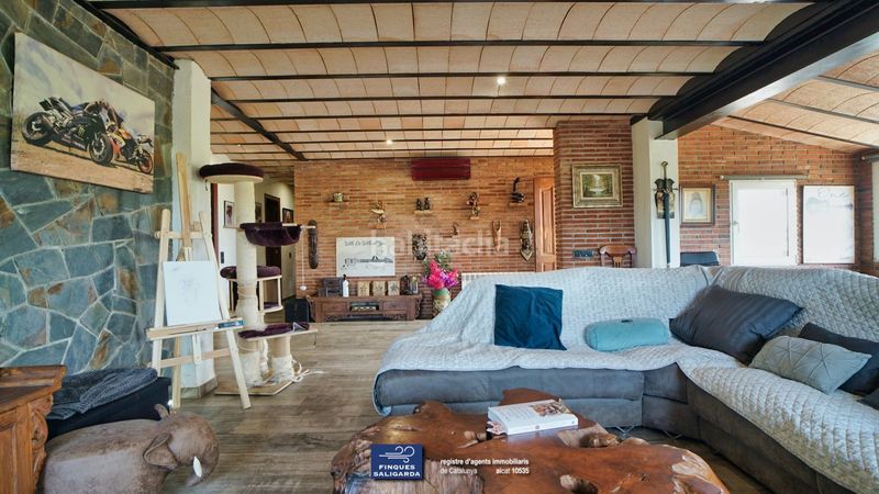 Foto 3a43d360-47ca-49e5-9d2b-00c66c96d0f3. Casa amb aparcament piscina a Canovelles