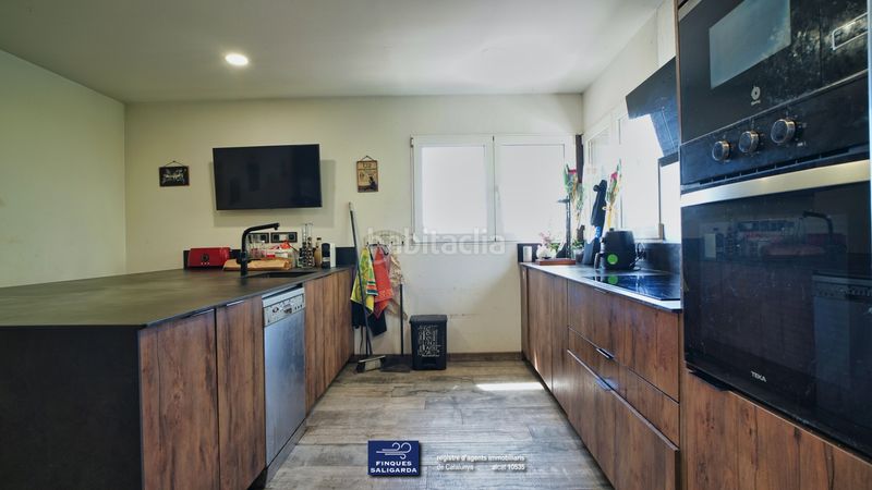 Foto 4444cbb9-6d3d-4968-b22c-492edc0a9deb. Casa amb aparcament piscina a Canovelles