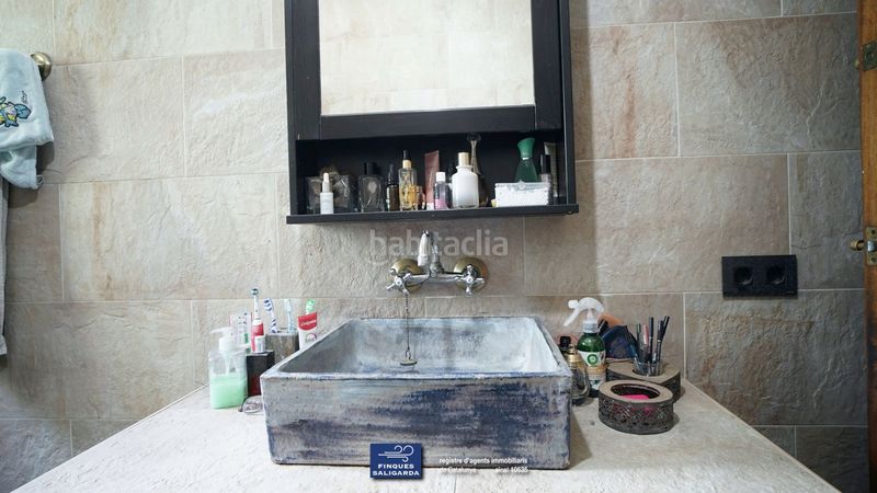 Foto 5d2b90bd-e284-4de3-8410-ebf44035ebb9. Casa amb aparcament piscina a Canovelles