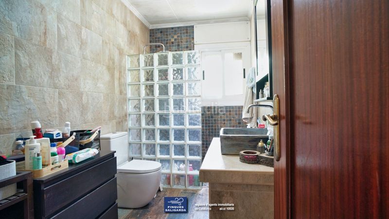 Foto be8f2d1c-f8a8-4723-bc0a-709200c8d3f4. Casa amb aparcament piscina a Canovelles