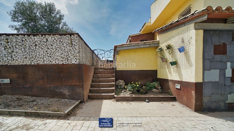 Foto f1dfed8f-ddf3-449e-82a3-bd6b86ce8c72. Casa amb aparcament piscina a Canovelles