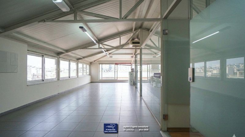 Foto 0ae04f79-b92c-4423-96a8-a1c9b659b312. Edificio en Congost Granollers